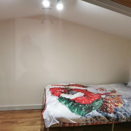 2 Bedroom Garden Flat Edmonton Buitenkant foto