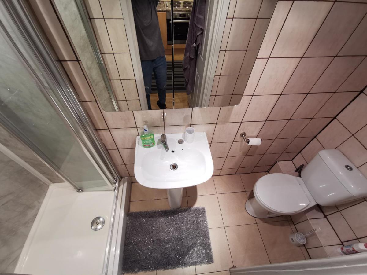 2 Bedroom Garden Flat Edmonton Buitenkant foto