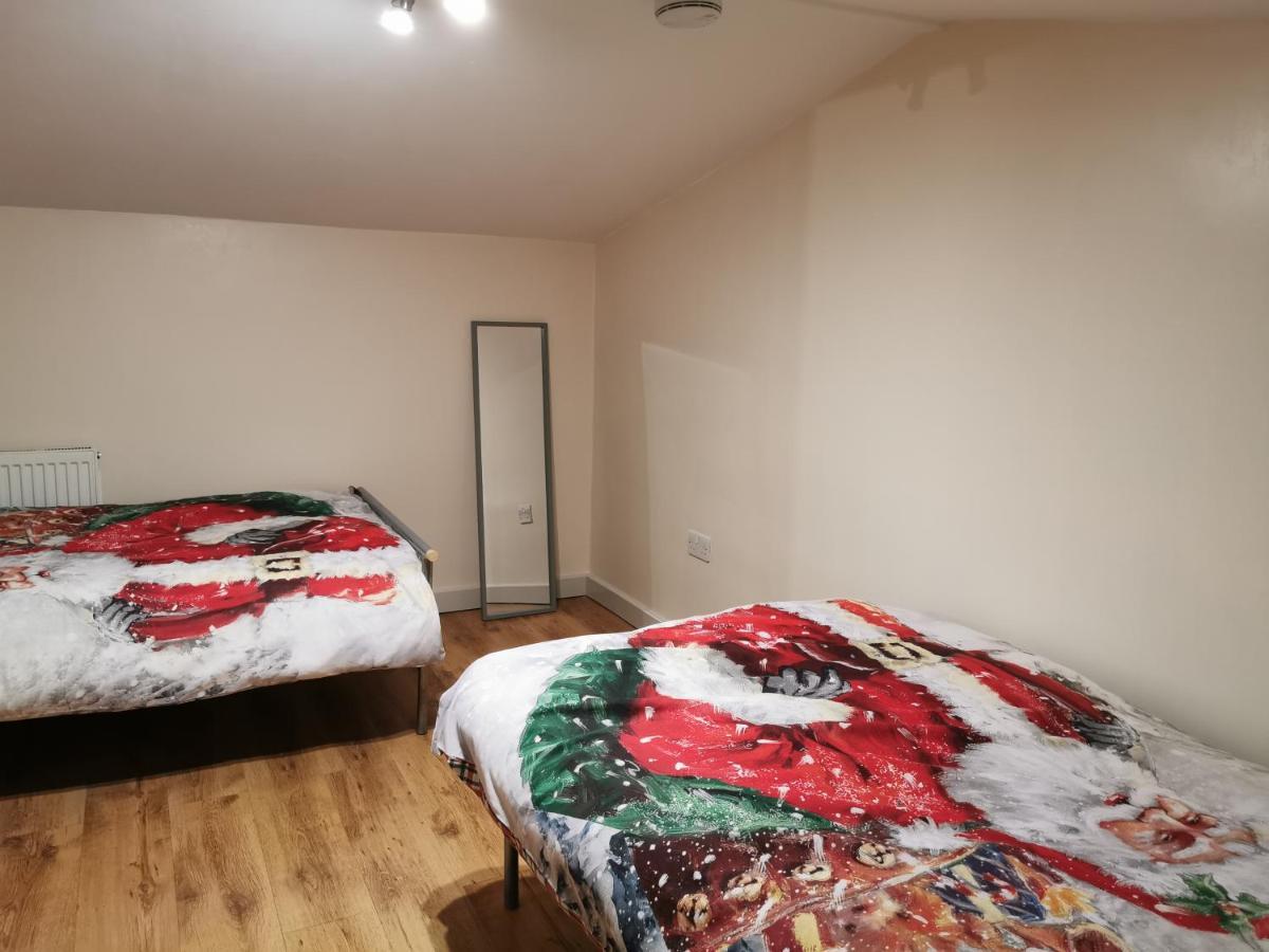 2 Bedroom Garden Flat Edmonton Buitenkant foto