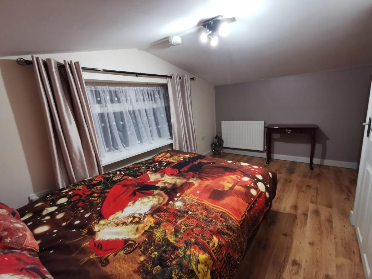 2 Bedroom Garden Flat Edmonton Buitenkant foto
