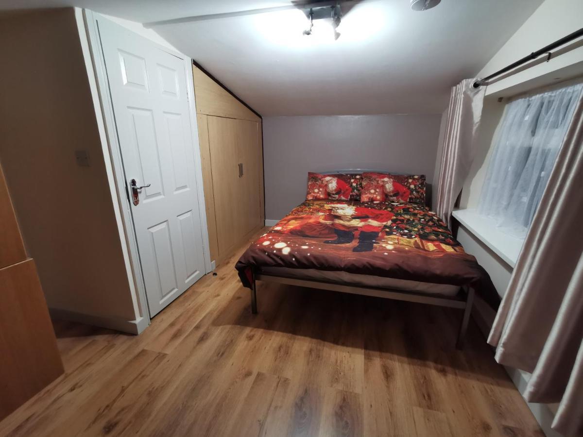 2 Bedroom Garden Flat Edmonton Buitenkant foto