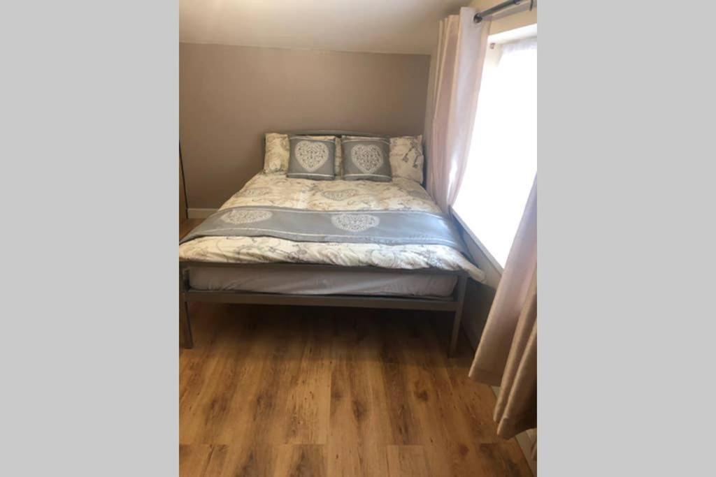 2 Bedroom Garden Flat Edmonton Buitenkant foto